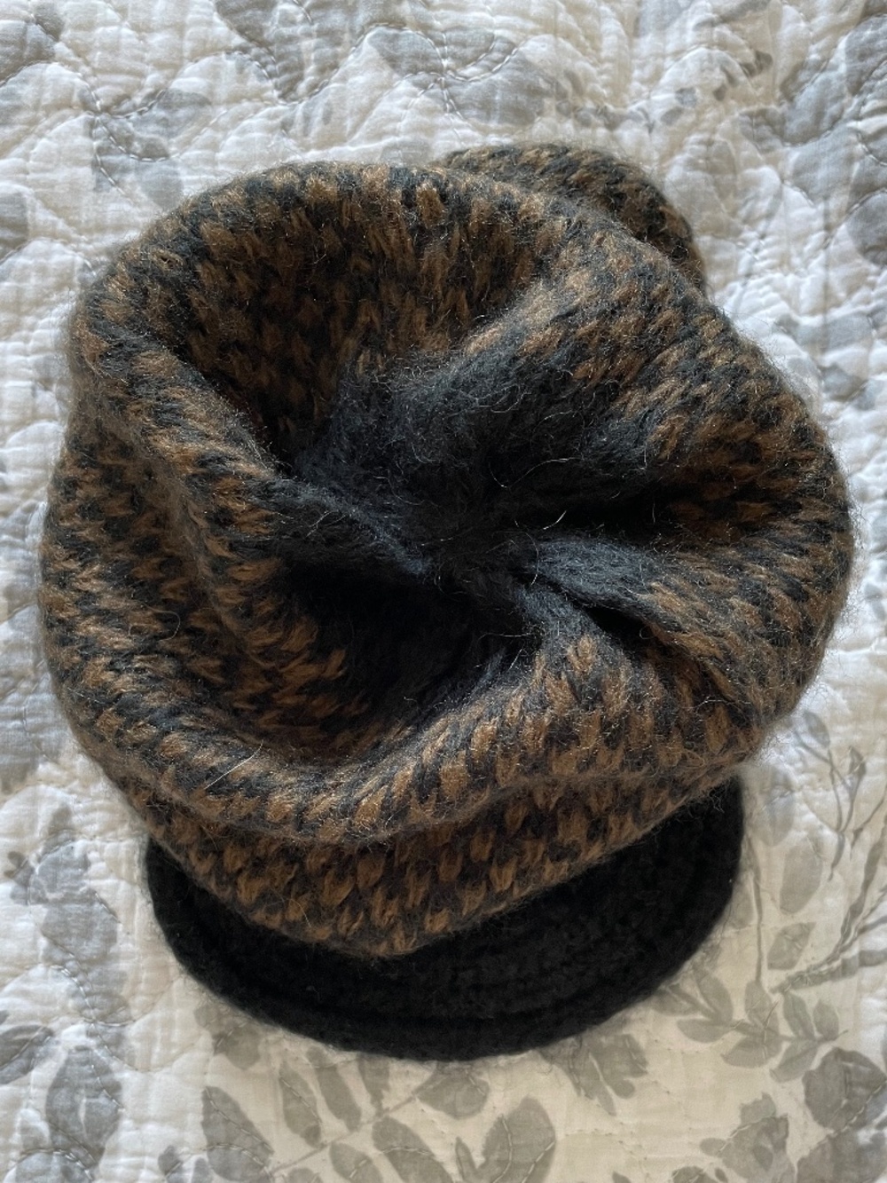 NWOT Wooden Ships Vintage Slouchy Black & Brown Heather Knit Beanie Visor Cap